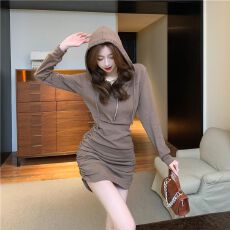 批发法式连衣<b class='q'>裙子</b>初秋季性感超火甜酷掐腰穿搭长袖包臀连衣裙