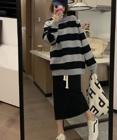 폴리 에스터 물고기 규모 얇은 스타일 레트로 스트라이프 후드티 여성 가을 의상 ins 루즈핏 긴팔 라운드 넥