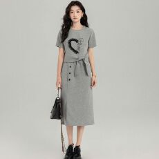 批发气质休闲运动套裙女夏季时尚减龄设计感短袖上衣半身裙<b class='q'>两件套</b>