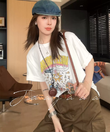 한국 스타일 레트로 만화 프린트 연령 감소 라운드 넥 반팔 티셔츠 여성 루즈핏 느긋한 바람 맨위 여성 여름