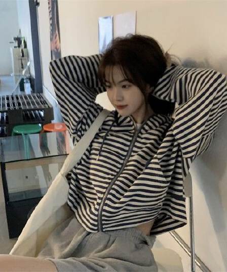 새로운 패션 한국 스타일 여성 루즈핏 슬림해 보이는 스트라이프 디자인 긴팔 재킷 다용도 운동 재킷