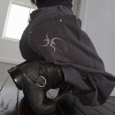 批发ins网红 帅气阔版剪裁刺绣休闲牛仔裤