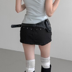 批发春季时尚百搭黑色铆钉短款牛仔热裤裤裙