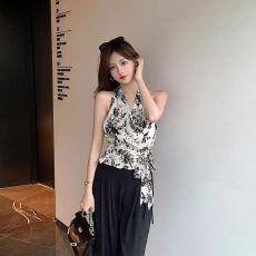 批发无袖挂脖碎花背心女<b class='q'>设计</b>感小众法式别致漂亮小上衣夏