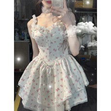 批发白色碎花吊带<b class='q'>连衣裙</b>女夏辣妹性感纯欲风收腰显瘦蓬蓬裙甜辣风裙子