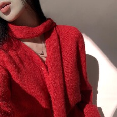 批发韩国chic冬季新款小众法式复古长袖纯欲V领长袖毛衣外套挂脖围巾