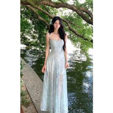 批发法式海边度假风碎花吊带连衣裙<b class='q'>夏</b>季新款气质收腰显瘦仙女长裙子潮