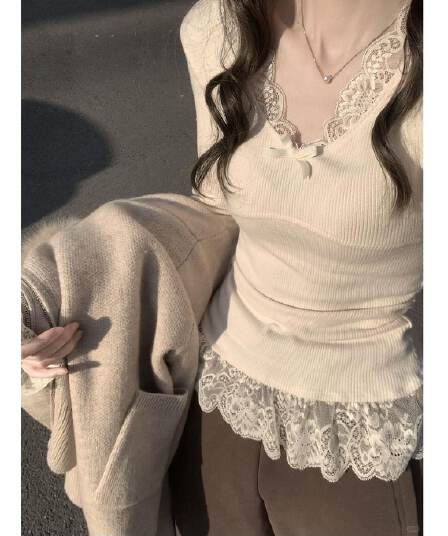 뮤 S 양모 2026 순수한 욕망 바람 나비 매듭 디자인 센스 긴팔 티셔츠 여성 봄 가을 레이스 레이스 몸매 가꾸기 맨위