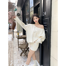 批发实拍休闲运动两件套米白色一字肩长袖<b class='q'>卫衣</b><b class='q'>女装</b>秋季卫裙半身裙套装