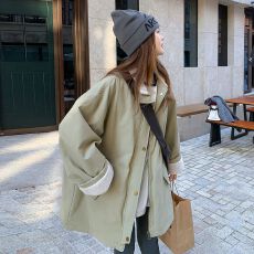 批发防水牛津面料+250克羊羔绒内里韩版高级感黑色羊羔毛翻领风衣