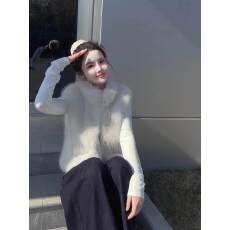 批发环保皮草背心马甲女款<b class='q'>秋</b>季外穿小个子叠穿款百搭流行舒适女生上衣