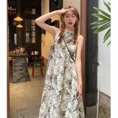 批发法式复古水墨画印花无袖挂脖<b class='q'>连衣裙</b>女夏季修身显瘦气质减龄中长裙