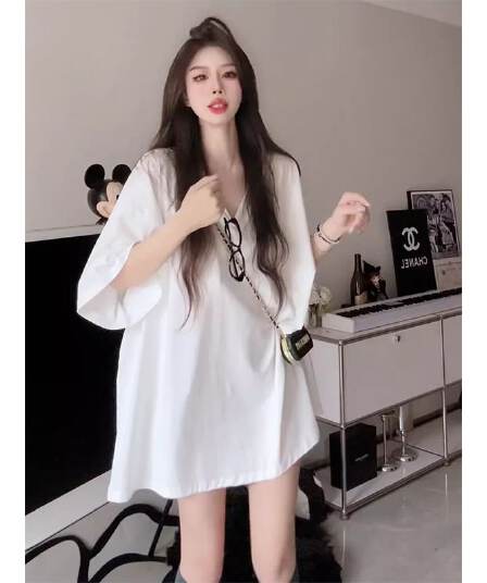 한 부서 2026 여름 새로운 홍콩 느낌 다용도 V넥 티셔츠 여성용 짧은 소매 롱 코트 루즈핏 대 에디션 oversize 맨위