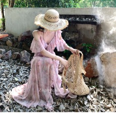 批发粉色碎花连衣裙夏女2026新款茶歇法式高级感不规则荷叶边雪纺长裙