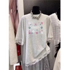 批发特<b class='q'>大码</b>300斤胖妹妹蕾丝花边拼接短袖T恤女夏季宽松设计感休闲上衣