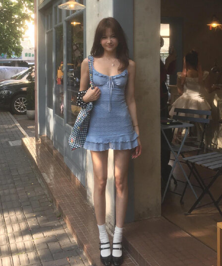 해변 드레스 여성 해변가 휴가 2026 새로운 여름 아름다운 자이언트 잘 생긴 파란색 슬립 점프 슈트 치마 타이트 스커트
