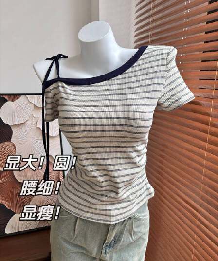 원본 풍부한 서울 면 스트라이프 통제 비스듬한 어깨 반팔 티셔츠 여성 여름 한 부서 새로운 느긋한 센스 몸매 가꾸기 슬림해 보이는
