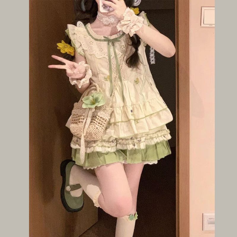 여름 캐주얼 도파민 작은 날다 소매 프린트 배색 맨위 레이스 케이크 반신 미니 스커트 투피스 세트 착용 가져 가라.