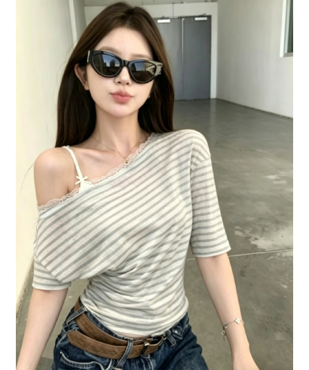 원본 컬러 짜임 기사 여름 새로운 한 부서 달콤함 레이스 조각 비스듬한 어깨 스트라이프 블라우스 티셔츠