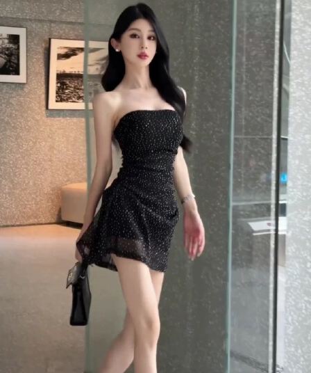프랑스식 검정색 튜브탑 여성 드레스 여름 순수한 욕망 바람 품격 몸매 가꾸기 슬림해 보이는 허리 수축 아름다운 슈퍼 잘 생긴 미니 스커트