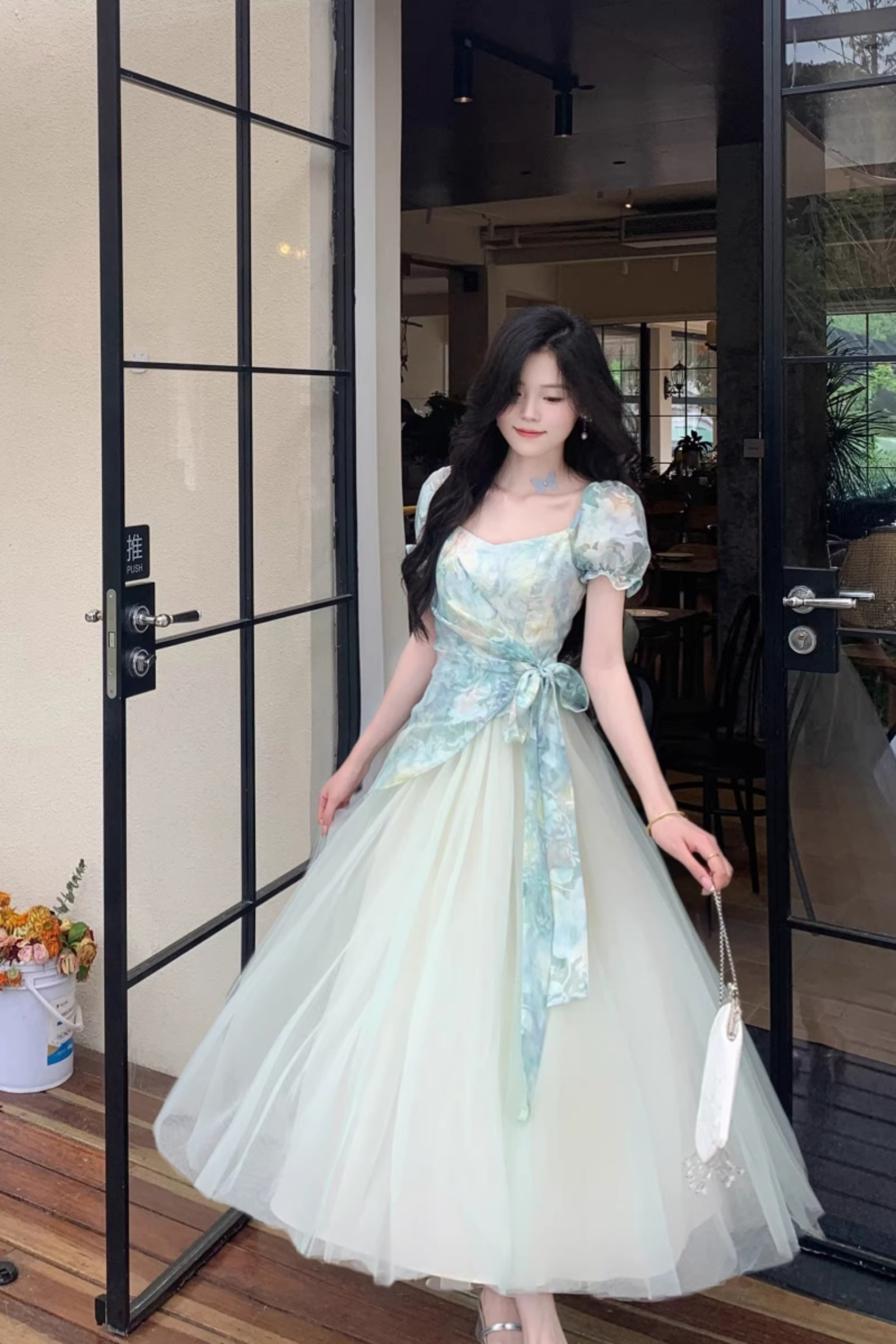 차 휴식 프랑스식 달콤함 신선함 도파민 고급 센스 헤일로 염색 프린트 패치워크 망사 허리 수축 페이크 레이어드 드레스