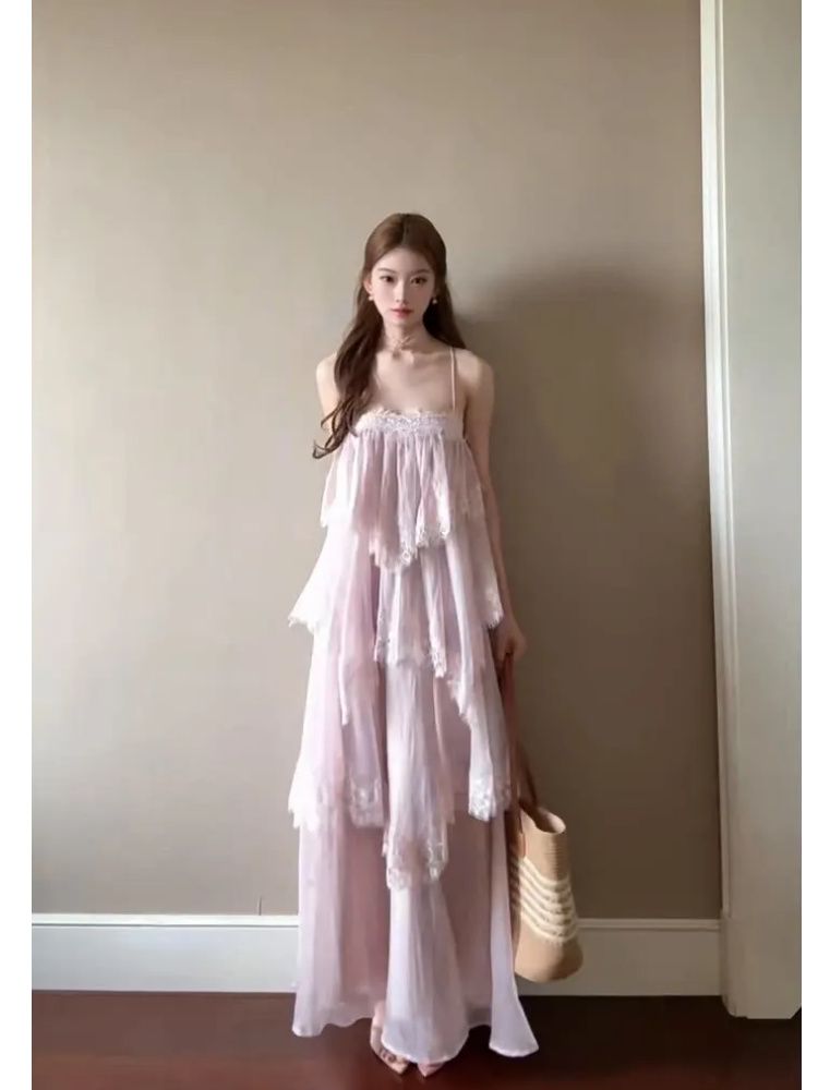 해변가 휴가 부드러운 바람 핑크색 불규칙 레이스 슬립 케이크 드레스 2026 여름 고유 한 아름다운 루즈핏 롱 스커트