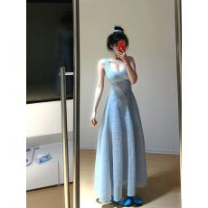 批发法式气质<b class='q'>蓝色</b>蕾丝吊带<b class='q'>连衣裙</b>女夏季新款海边度假风独特绝美长裙子
