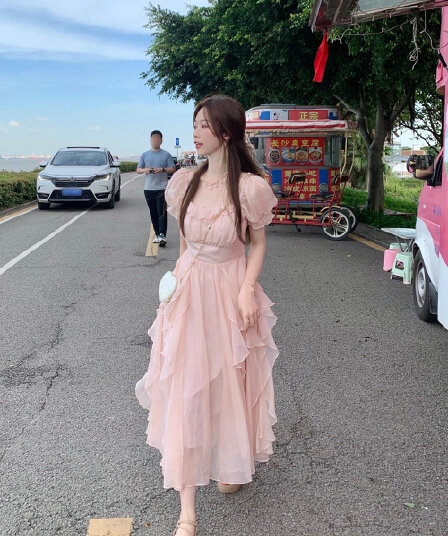 프랑스식 광장 칼라 달콤함 부드러운 요정 바람 여성 드레스 여름 새로운 여성 의류 허리 수축 슬림해 보이는 중간 길이 치마