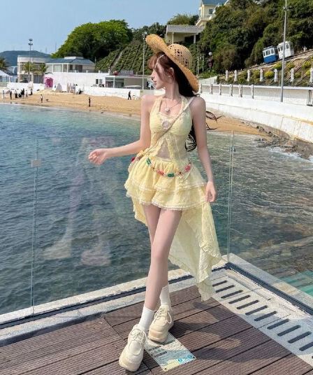 새로운 프랑스식 달콤함 순수한 욕망 휴가 바람 도트 무늬 레이스 레이스 디자인 불규칙 행침 목 투피스 세트