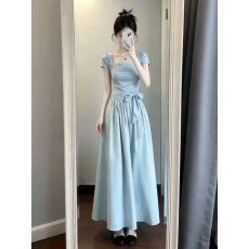 批发法式蓝色方领短袖<b class='q'>连衣裙</b>子女装夏季2026新款今年流行爆款掐腰长裙