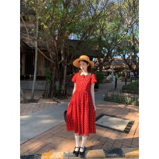 批发法式复古红色波点连衣<b class='q'>裙</b>子女夏2026新款海边度假收腰显瘦A字长<b class='q'>裙</b>