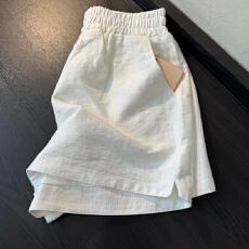 批发白色棉麻运动短裤女<b class='q'>夏</b>薄款小个子宽松a字松紧腰开叉阔腿热裤