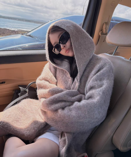 가을 겨울 루즈핏 새로운 오트밀 달콤한 차 플러시 플러시 따뜻한 센스 느긋한 부담하지 마세요. 센스 지퍼 후드 스웨터 카디건 코트