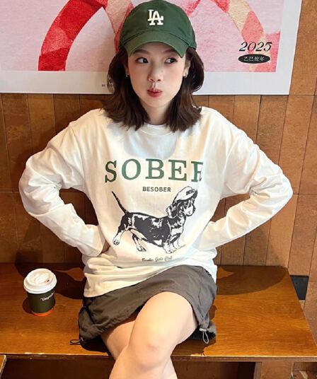 순면 이후 패키지 칼라 bm 조수 브랜드 인터넷 유명인 한국 스타일 하라주쿠 와이드 바람 소나무 맨위 캐주얼 프린트 연령 감소 긴팔 티셔츠 여성