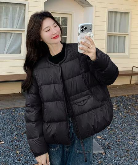 패션 라운드 넥 다운 재킷 여성 2026 겨울 새로운 루즈핏 슬림해 보이는 다용도 보온 아래 면화 의류 여성 코트