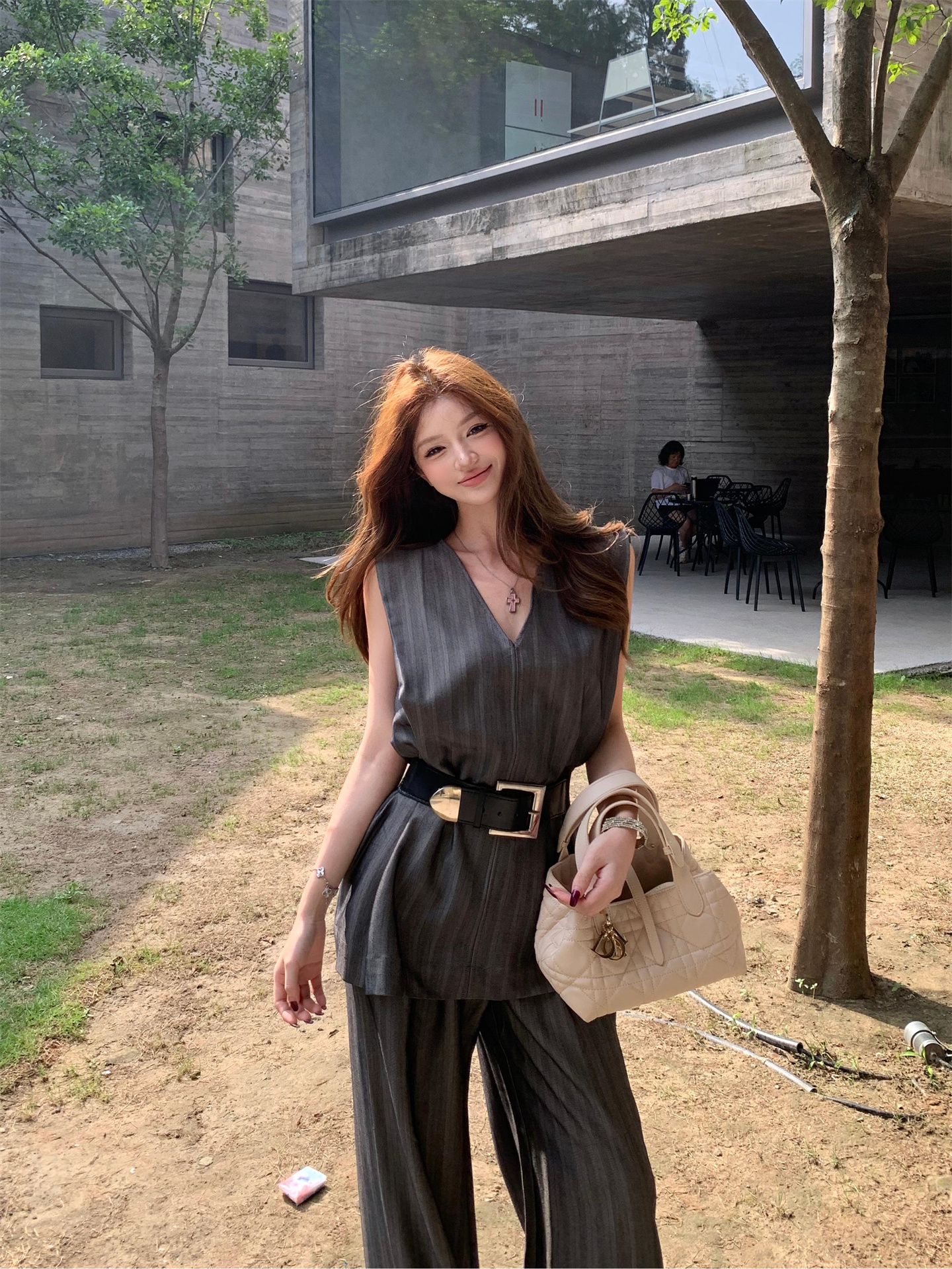 실사 정가 투피스 세트 맨위 세트 와이드 레그 팬츠 여름 새로운 여성 의류 디자인 센스 품격 전체 집합 착용 가져 가라.