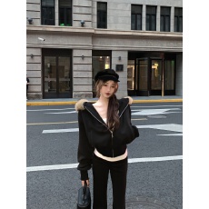 批发实拍实价毛领<b class='q'>卫衣</b>外套<b class='q'>女</b>2025新款秋冬+翻边加绒微喇裤