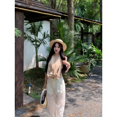 批发<b class='q'>实拍</b>实价气质感V领宽松挂脖百搭上衣+蕾丝提花百搭气质休闲<b class='q'>裤</b>