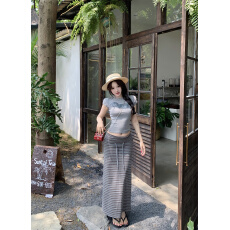 批发实拍实价狗狗印花短袖T恤+翻腰堆叠褶皱<b class='q'>条纹</b>半裙抽绳休闲直筒裙