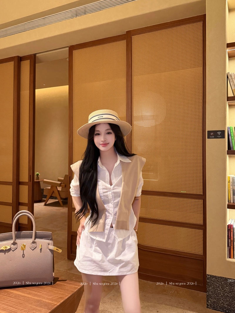실사 정가 아마 오래된 돈 부서 질감 중간 소매 셔츠 반 스커트 느긋한 품격 슬림해 보이는 세트