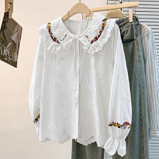 批发实拍春夏新款英伦风刺绣<b class='q'>衬衣</b>花边设计感减龄娃娃领绣花上衣女