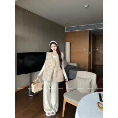 批发实拍实价仿羊羔毛皮毛一体毛绒马甲打底针织衫纯色休闲裤三件套