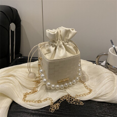 批发高级感小包包女士2025新款抽带水桶包女休闲链条包串珠单肩斜挎包