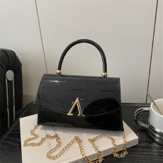 批发高级感包包女2026春季新款通勤腋下包时尚简约小众设计单肩斜挎包