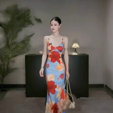 批发GirlsAt18 <b class='q'>泰国</b>海边度假风印花吊带连衣裙女性感露背绑带修身长裙