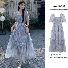 批发复古方领碎花<b class='q'>连衣裙</b>女夏季2026新款超仙森系收腰显瘦木耳边长裙子