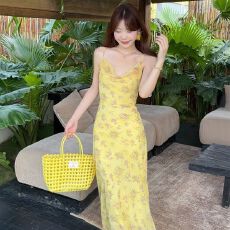 批发荡领<b class='q'>碎花</b>连衣裙2026夏季新款法式收腰显瘦气质设计感<b class='q'>吊带裙</b>长裙女