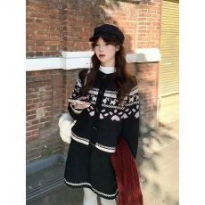 批发法式复古费尔岛牛角扣毛衣<b class='q'>女</b>秋冬季松弛感黑色条纹<b class='q'>半身裙</b>两件套装