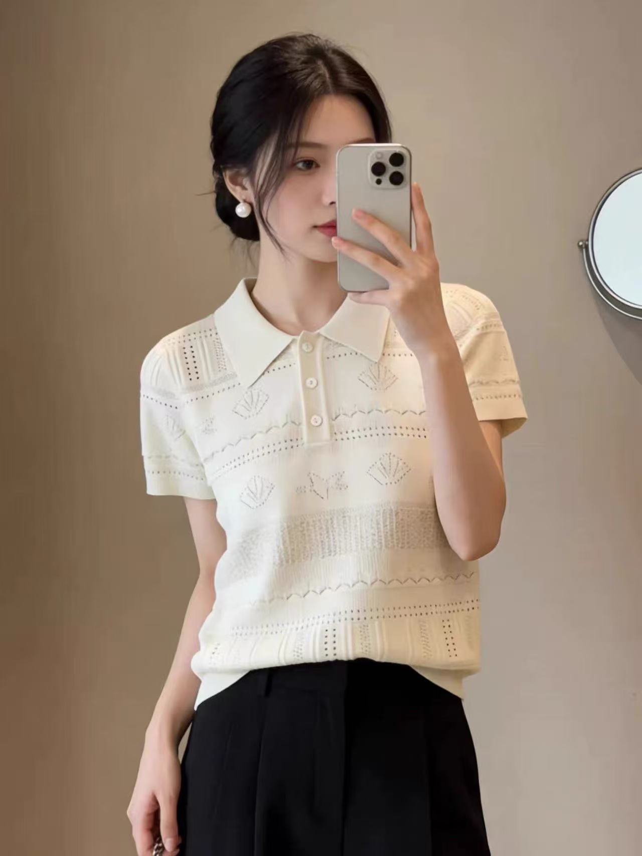 한 부서 자수 홀로우 아웃 폴로 칼라 얼음 실크 니트 반팔 여성 여름 외출용 고급 센스 슬림해 보이는 POLO 셔츠 미니멀리즘 맨위