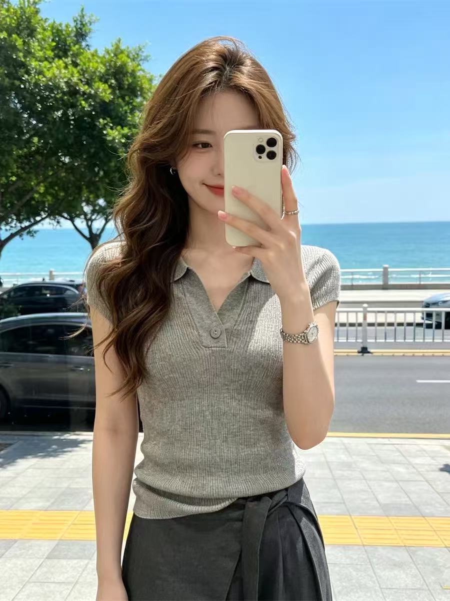 2026 여름 새로운 반 개방 칼라 패션 구덩이 기사 반팔 털 니트 스웨터 여성 고유 한 몸매 가꾸기 슬림해 보이는 연령 감소 맨위